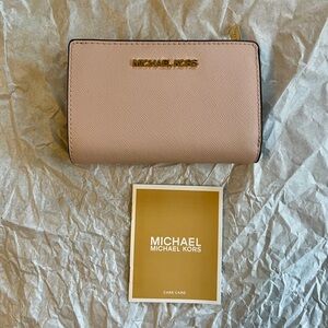 Michael Kors Powder Blush Medium Bifold Zip Chain Jet Set Travel Wallet (NWT)